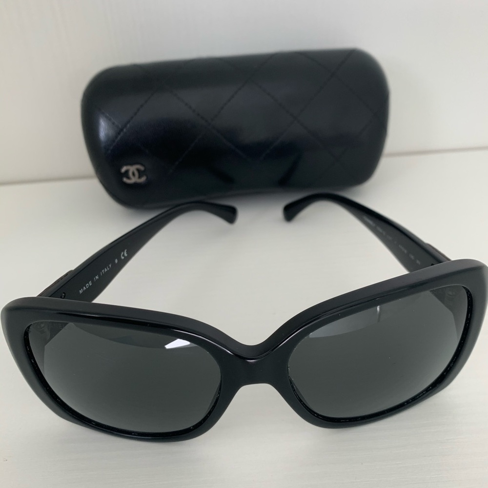 COPY - Like New Chanel Black Sunglasses